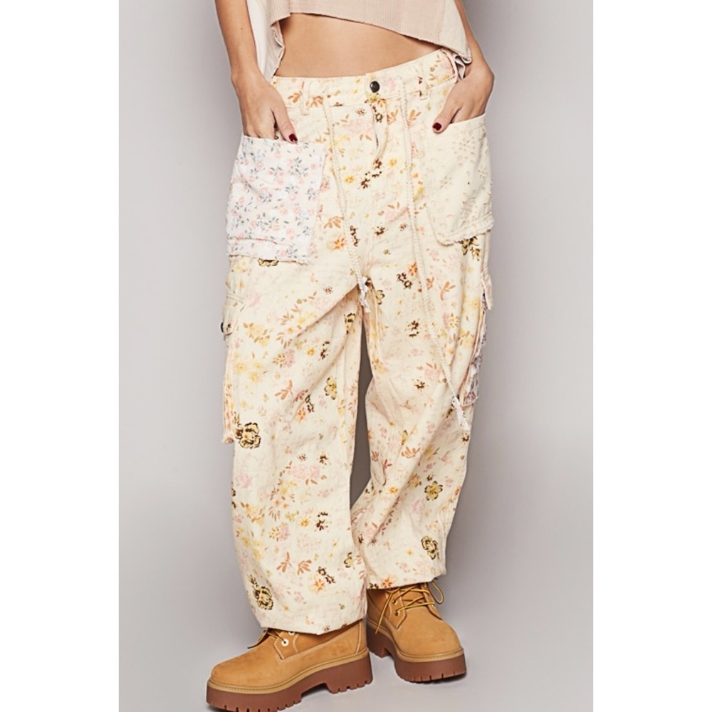 POL Cream Floral Cotton Twill Jogger Cargo Pants | Patchwork Pockets